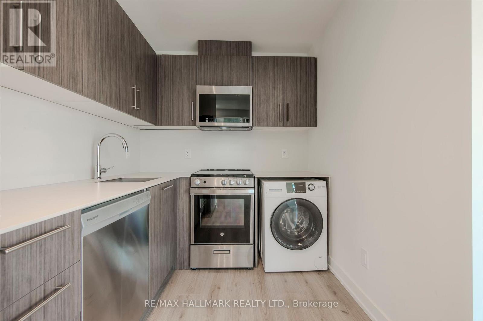 2 - 10-851 Sheppard Avenue W, Toronto, Ontario  M3H 0G2 - Photo 4 - C13810046