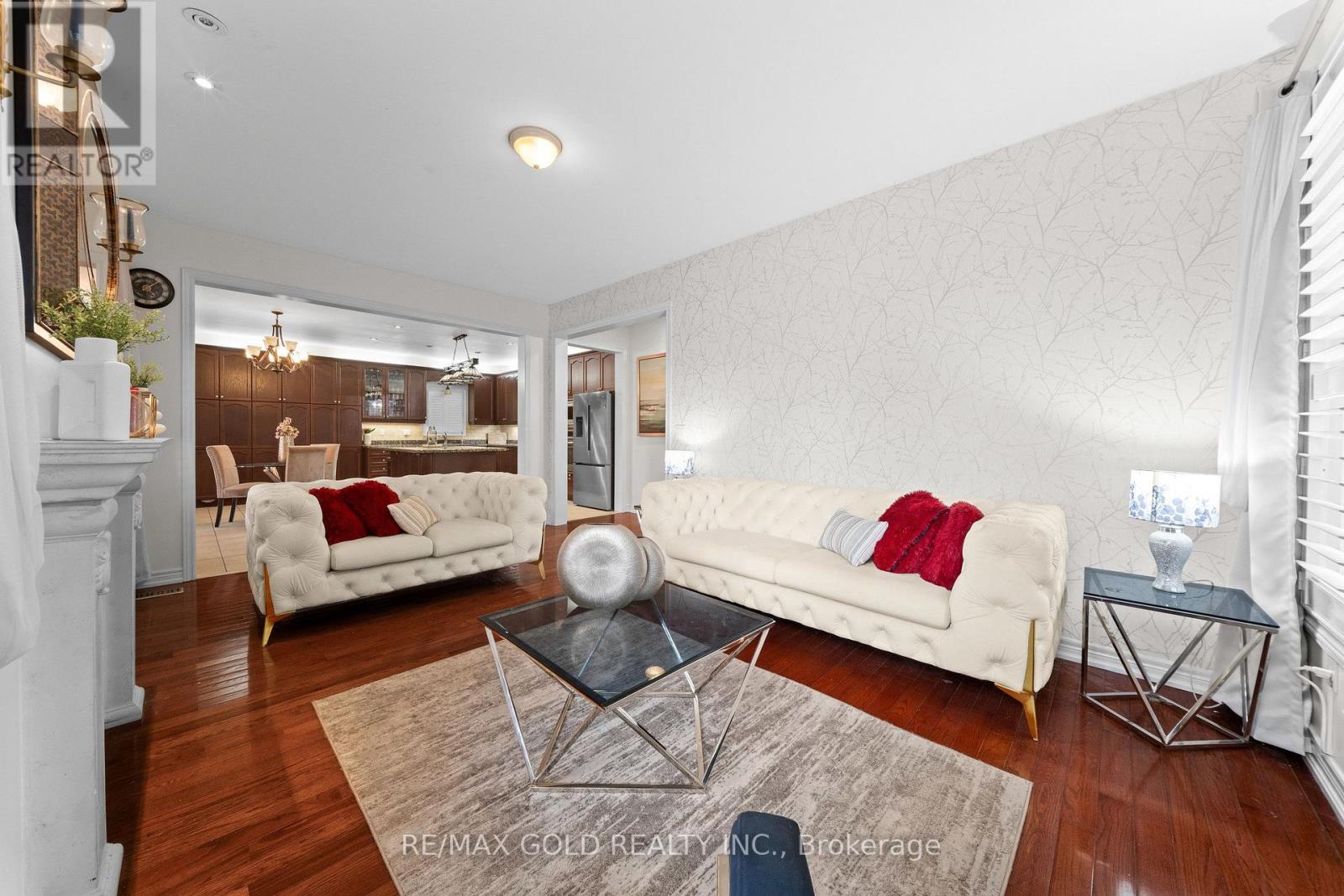 29 Royal Links Circle, Brampton, Ontario  L6P 2Z9 - Photo 11 - W13809574
