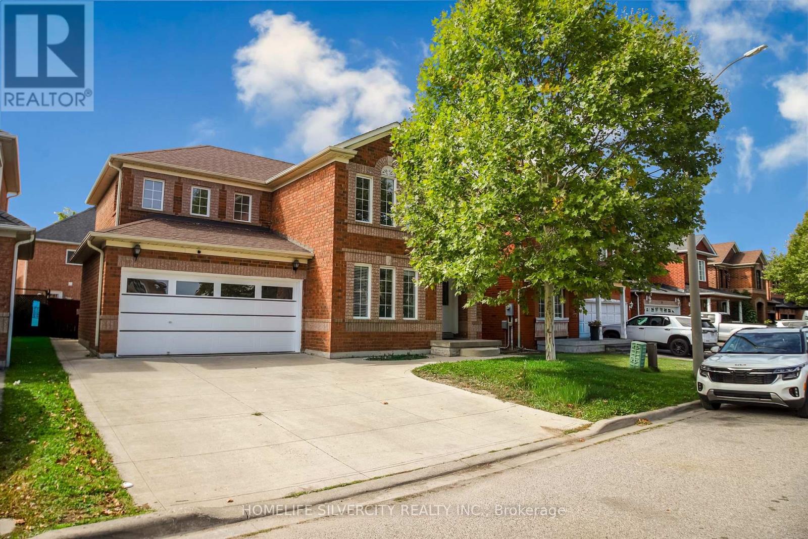 22 Meadow Glade Road, Brampton, Ontario  L6R 1Z7 - Photo 1 - W13810066