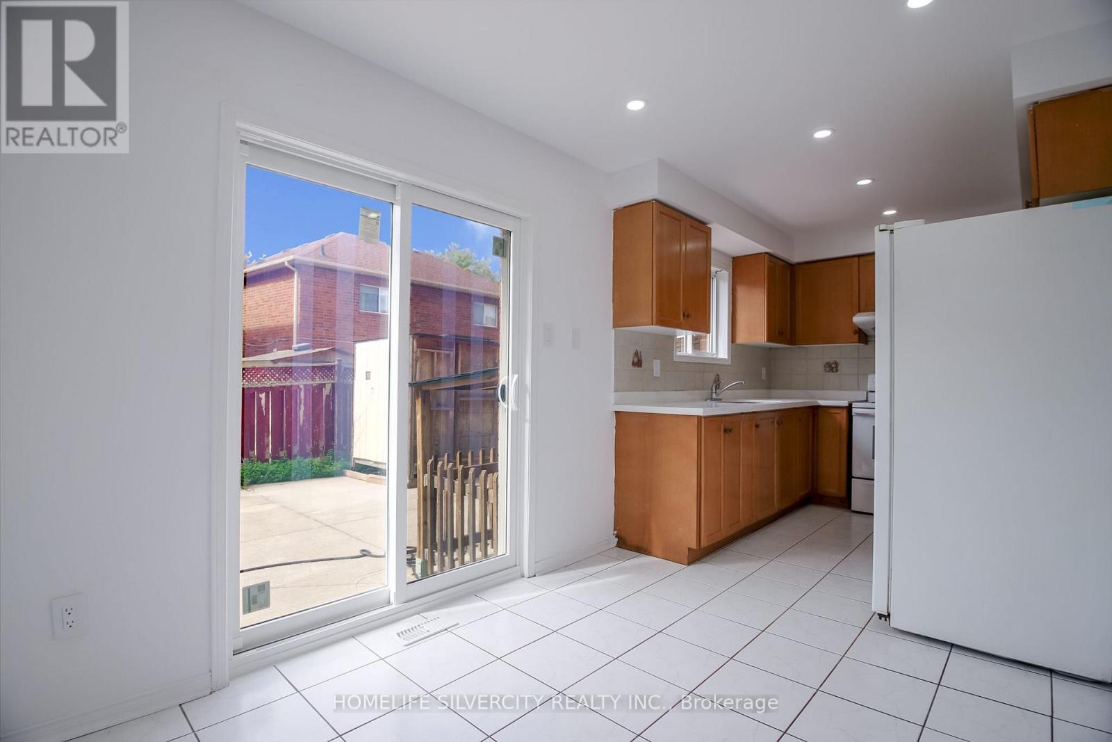22 Meadow Glade Road, Brampton, Ontario  L6R 1Z7 - Photo 16 - W13810066