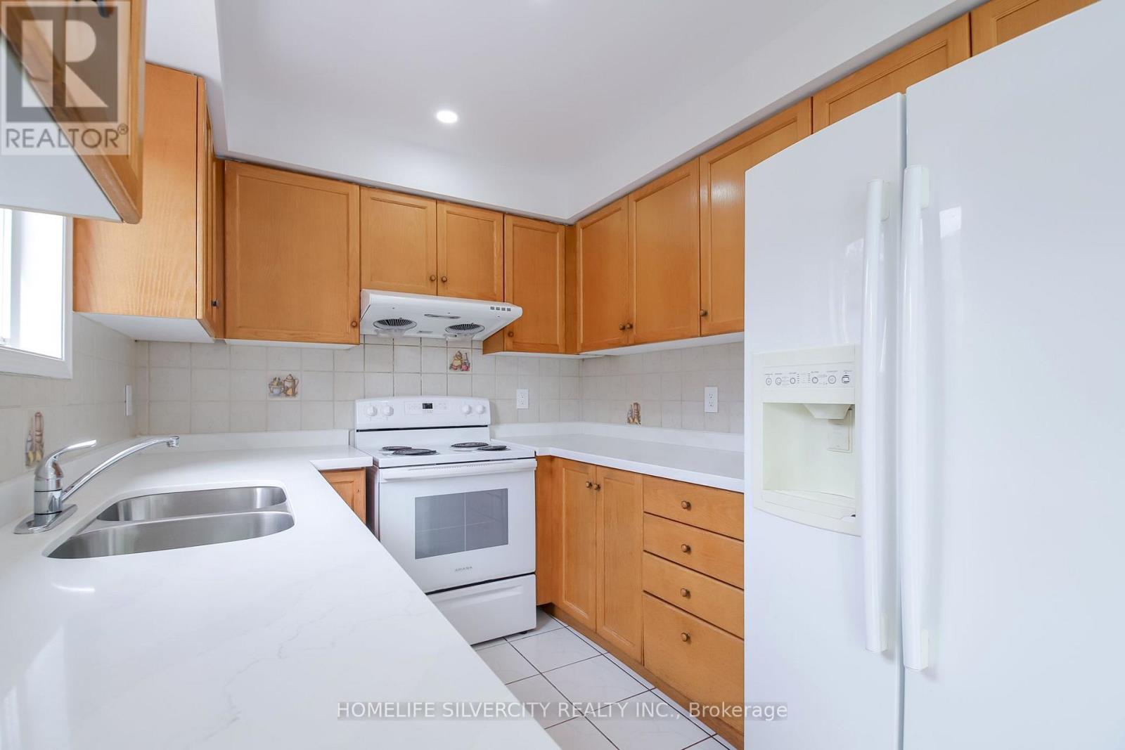 22 Meadow Glade Road, Brampton, Ontario  L6R 1Z7 - Photo 25 - W13810066