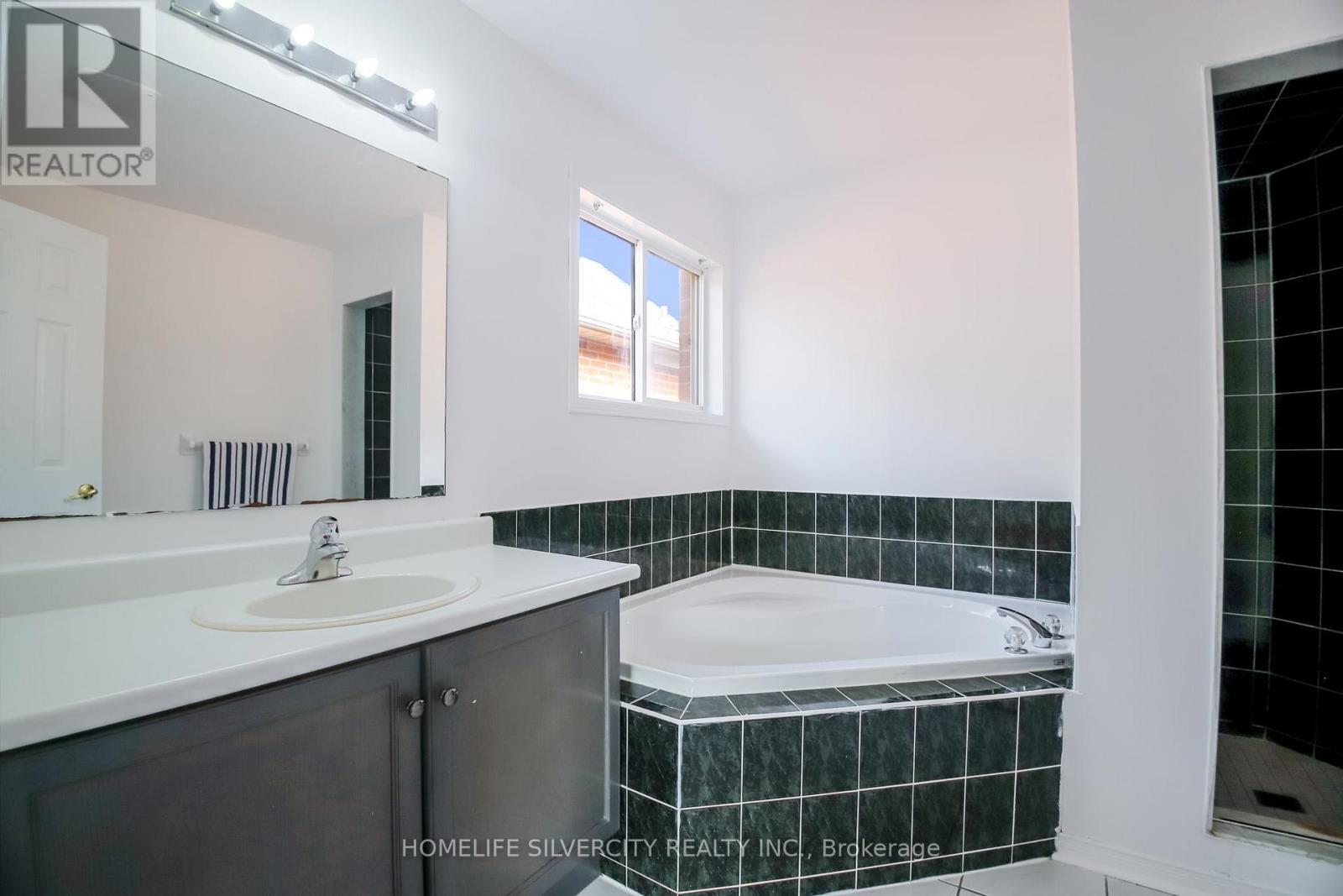 22 Meadow Glade Road, Brampton, Ontario  L6R 1Z7 - Photo 36 - W13810066