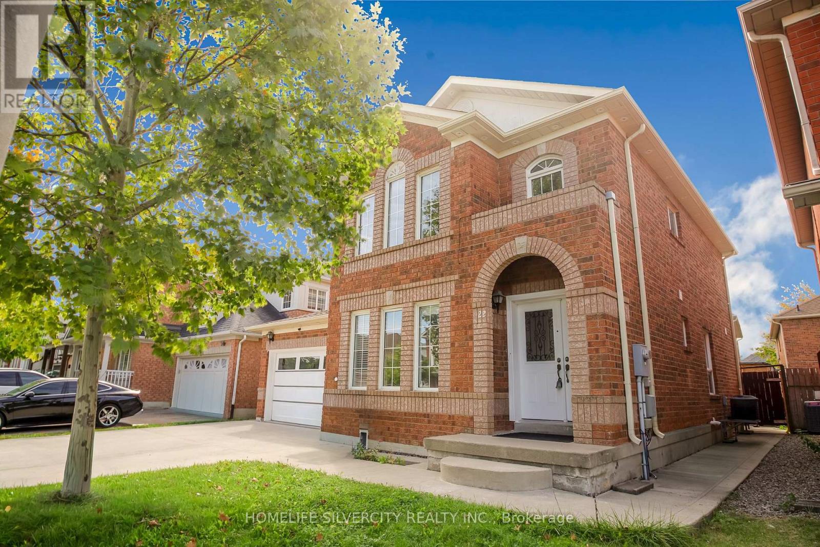 22 Meadow Glade Road, Brampton, Ontario  L6R 1Z7 - Photo 4 - W13810066