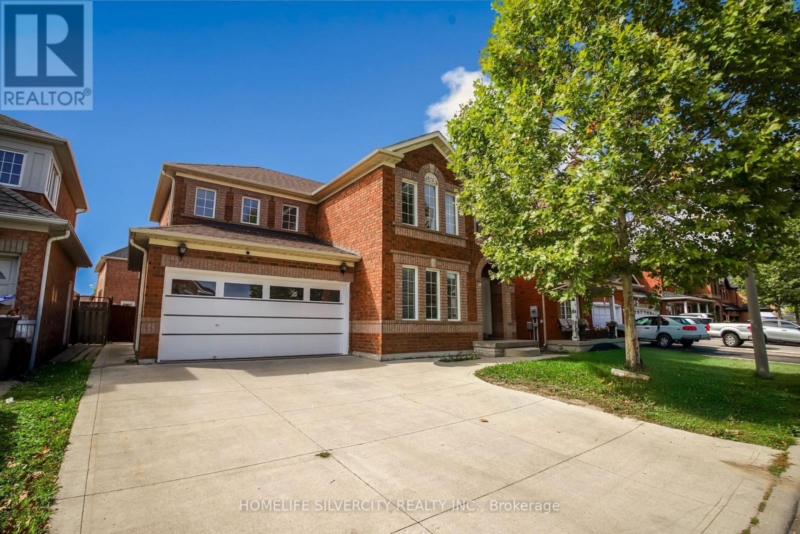 22 Meadow Glade Road, Brampton, Ontario  L6R 1Z7 - Photo 5 - W13810066