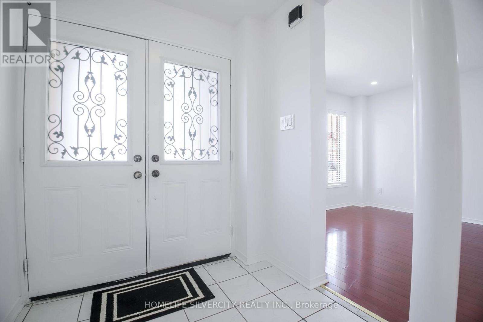 22 Meadow Glade Road, Brampton, Ontario  L6R 1Z7 - Photo 6 - W13810066