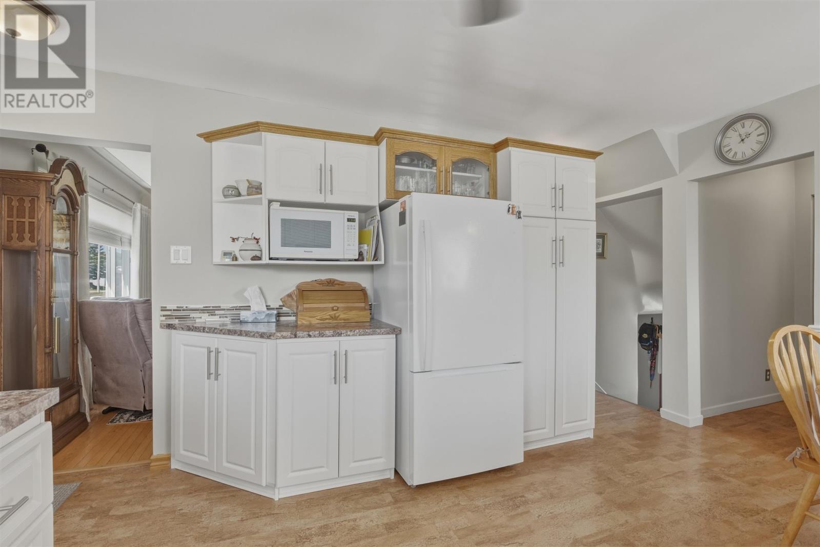 260 Mississagua Ave, Elliot Lake, Ontario  P5A 1E7 - Photo 10 - SM262592