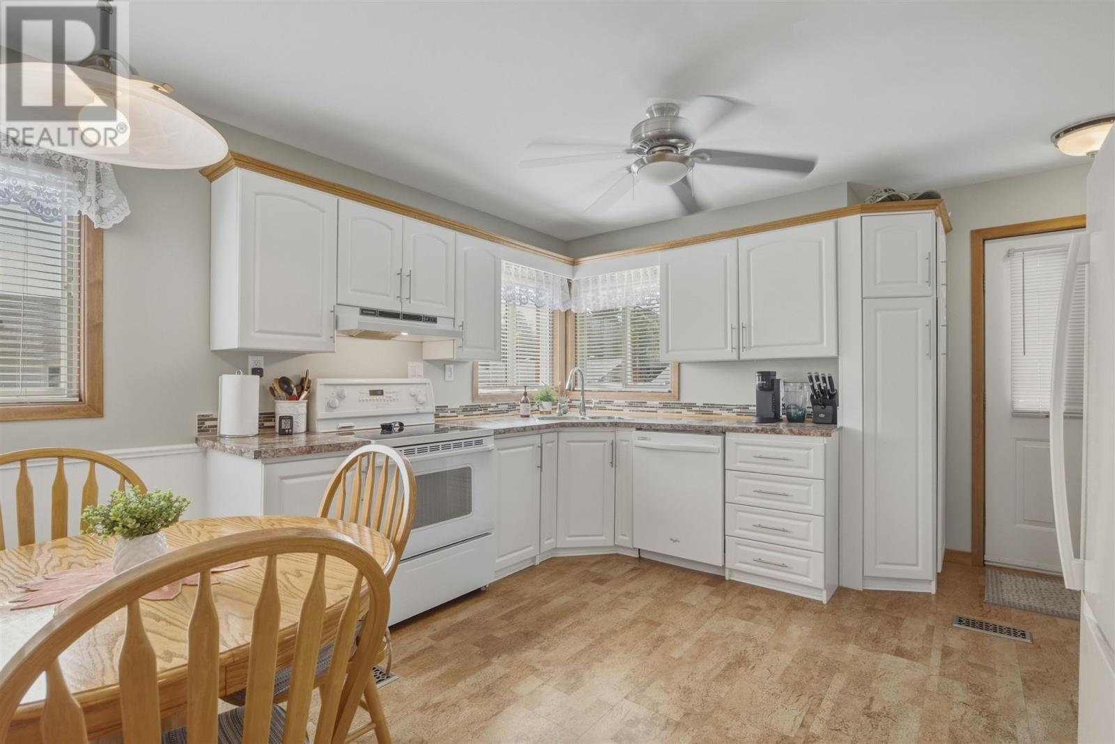 260 Mississagua Ave, Elliot Lake, Ontario  P5A 1E7 - Photo 7 - SM262592