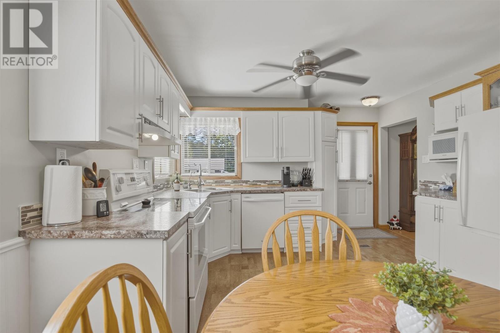260 Mississagua Ave, Elliot Lake, Ontario  P5A 1E7 - Photo 8 - SM262592