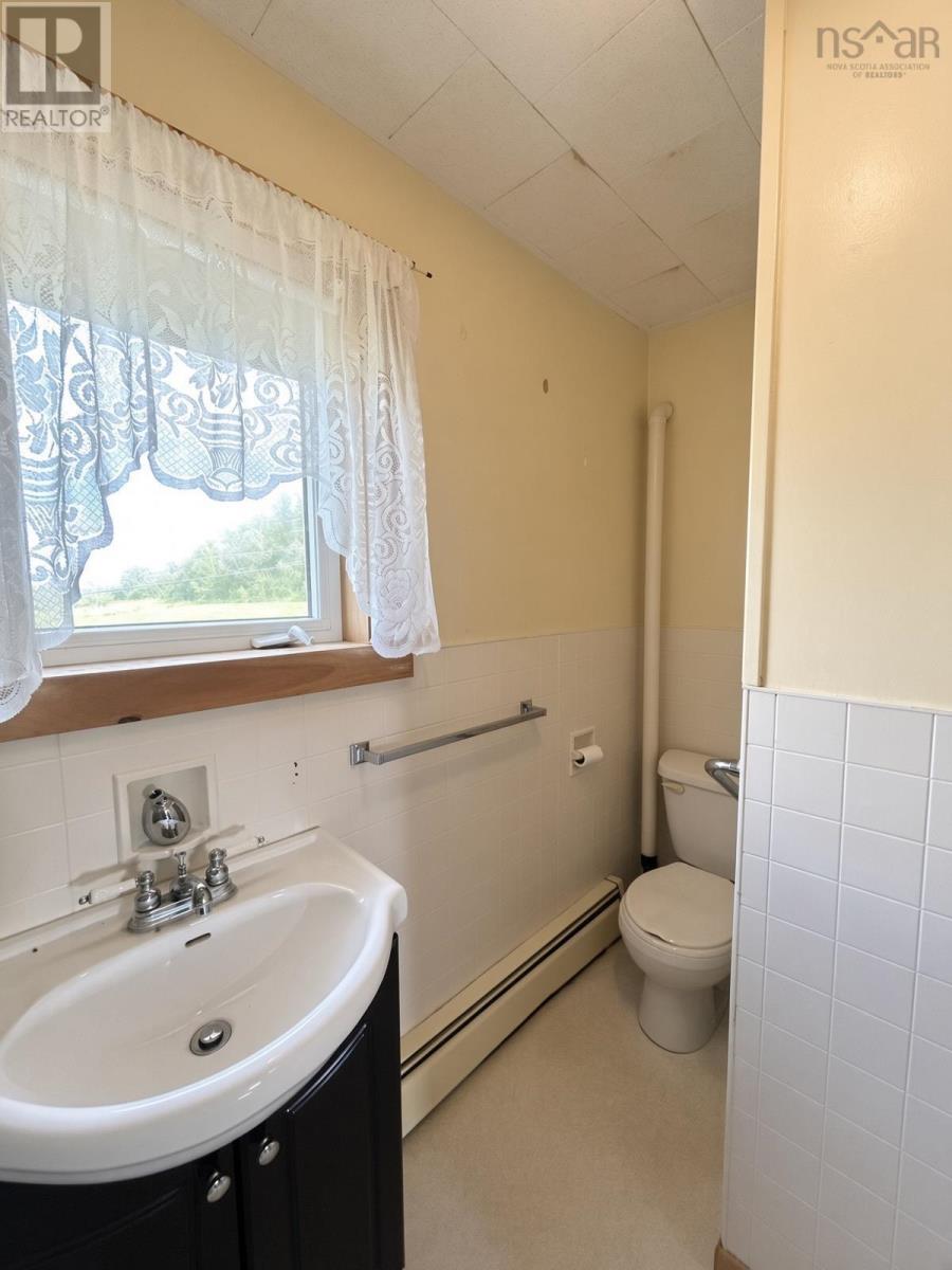 70 Wolsley Street, Springhill, Nova Scotia  B0M 1X0 - Photo 17 - 202611722