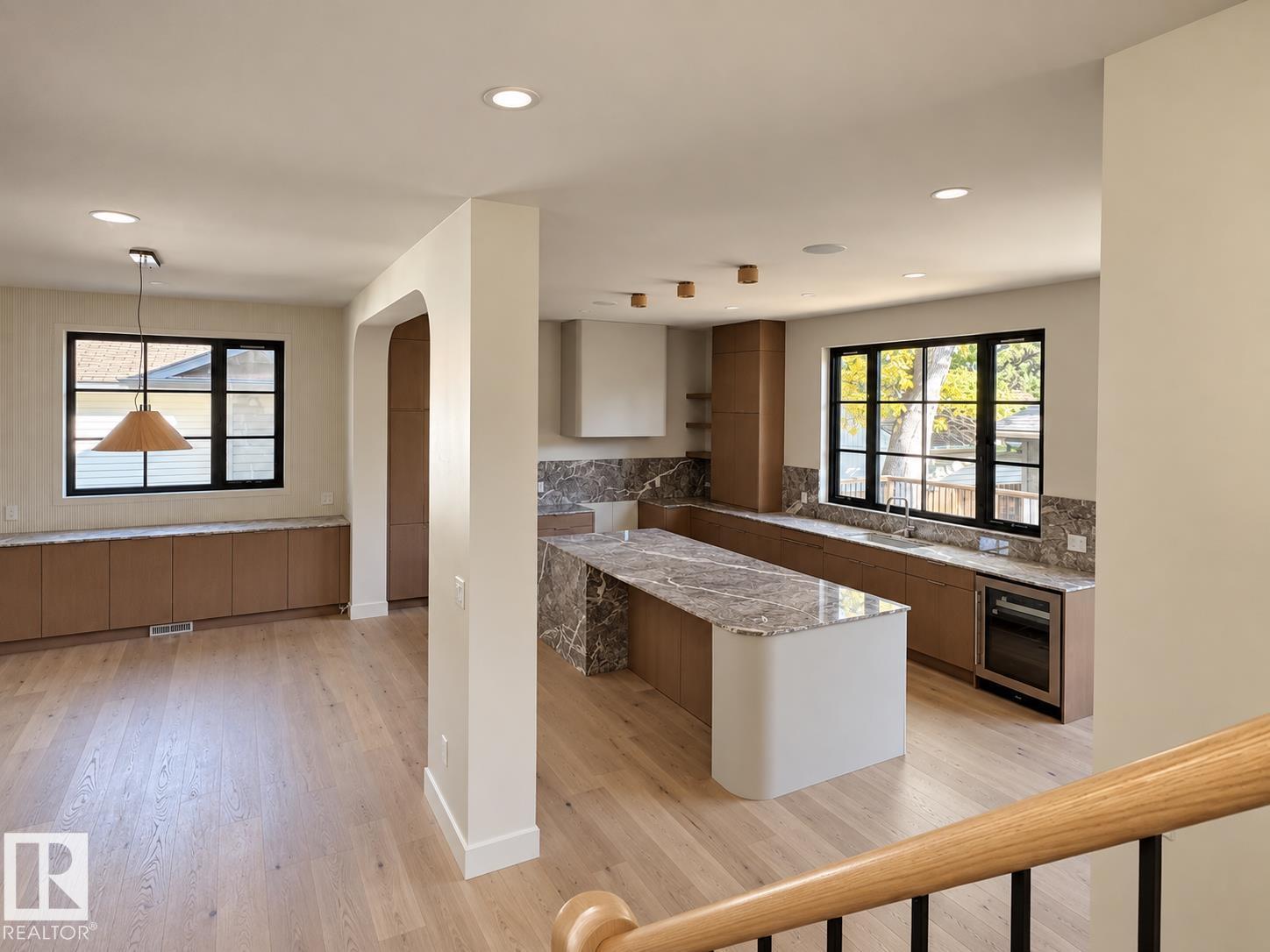 9243 148 ST NW