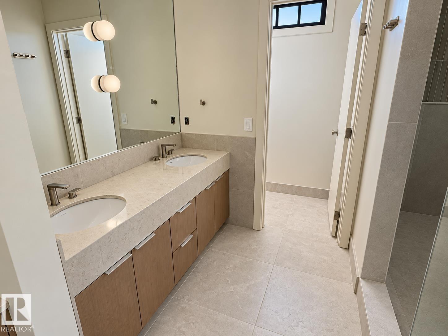 9243 148 ST NW