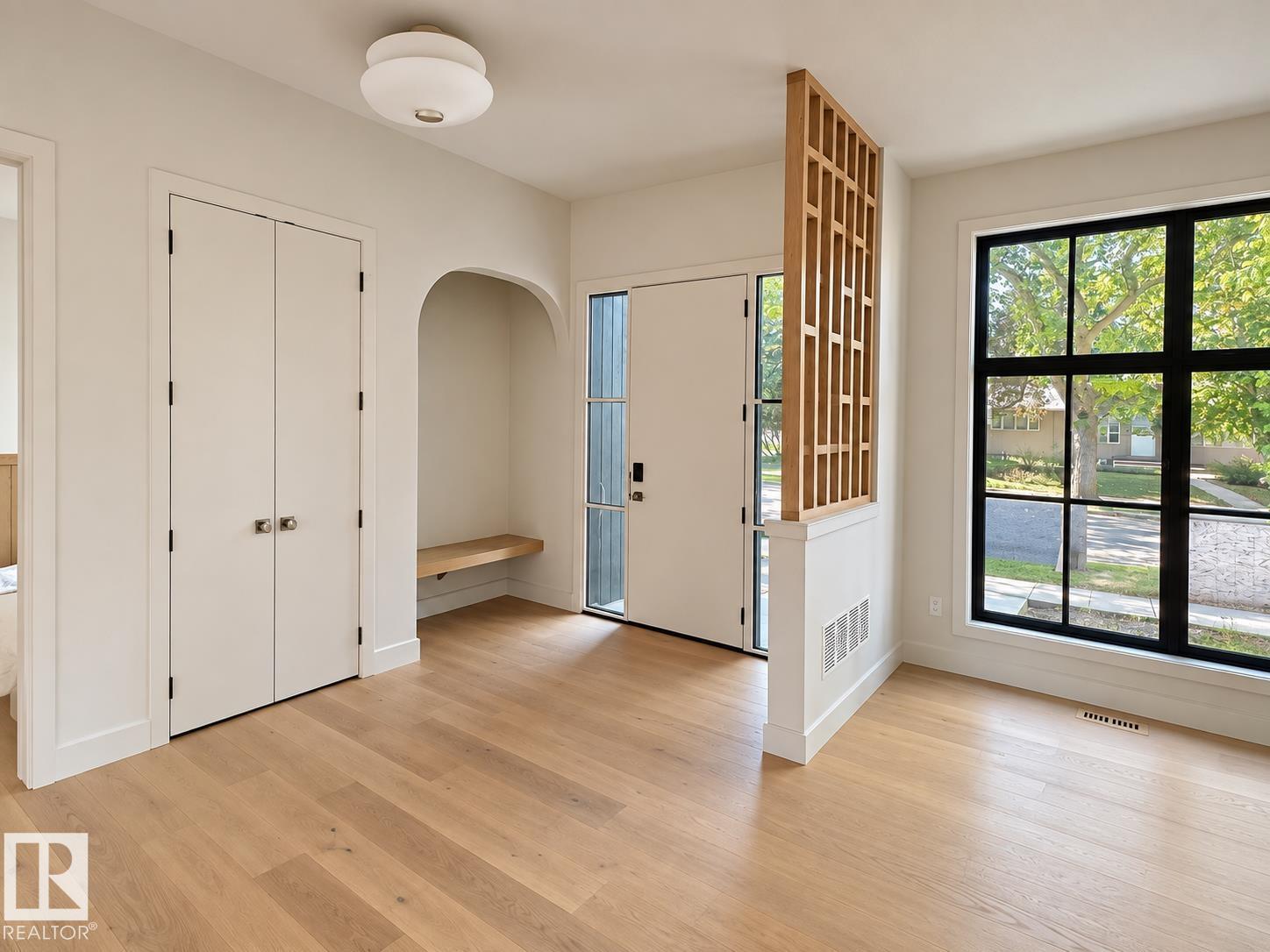 9243 148 ST NW