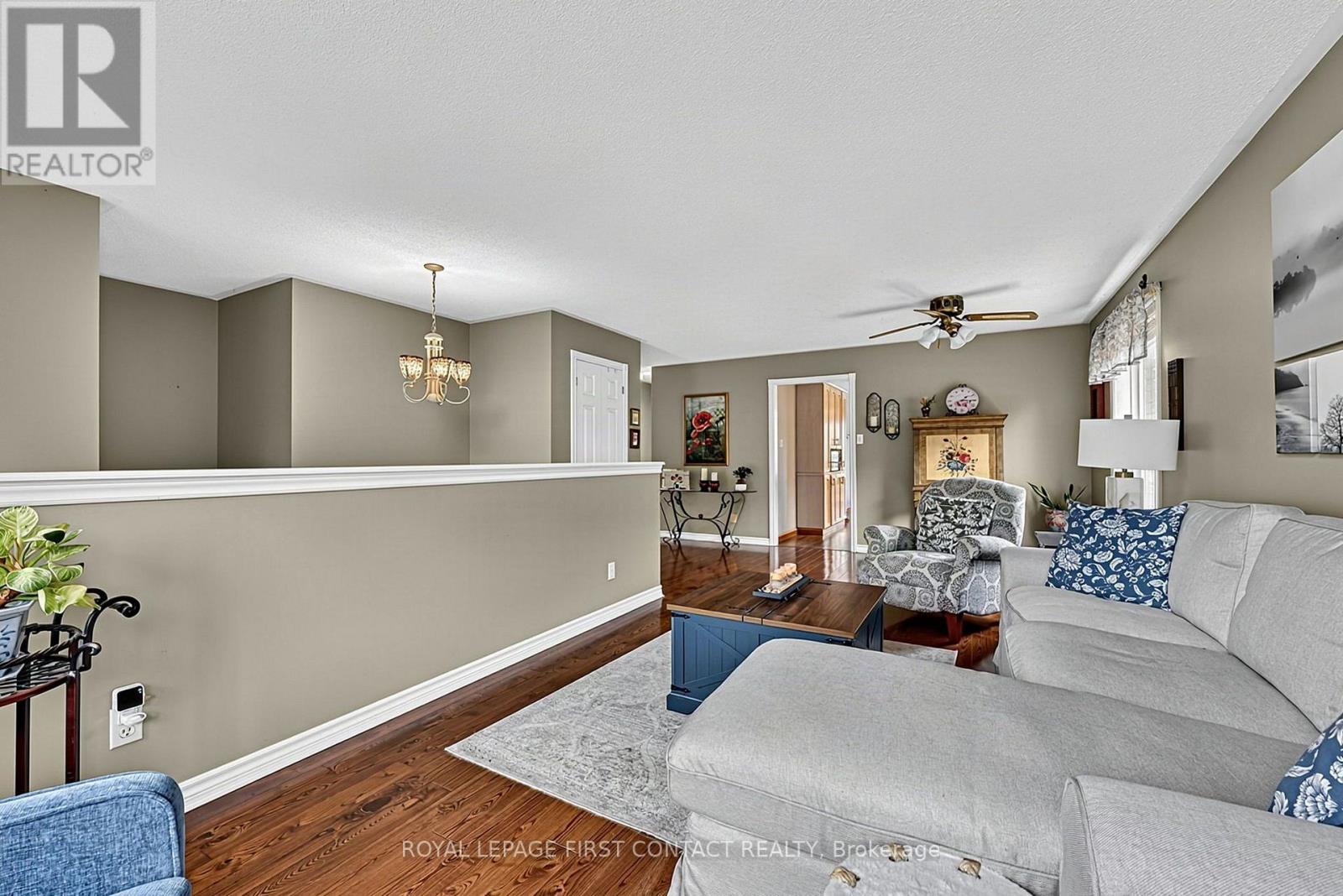 22 Logan Court, Barrie, Ontario  L4N 8G9 - Photo 8 - S13778436