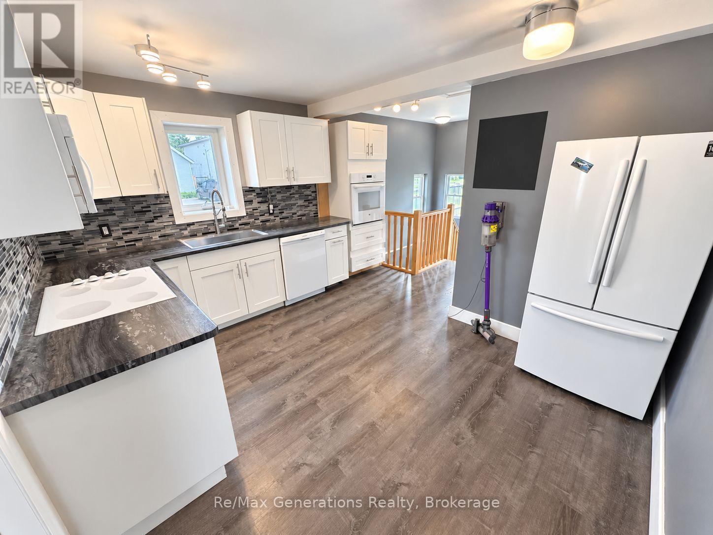 447 Rita Street, Thunder Bay, Ontario  P7A 1H8 - Photo 4 - X13810094