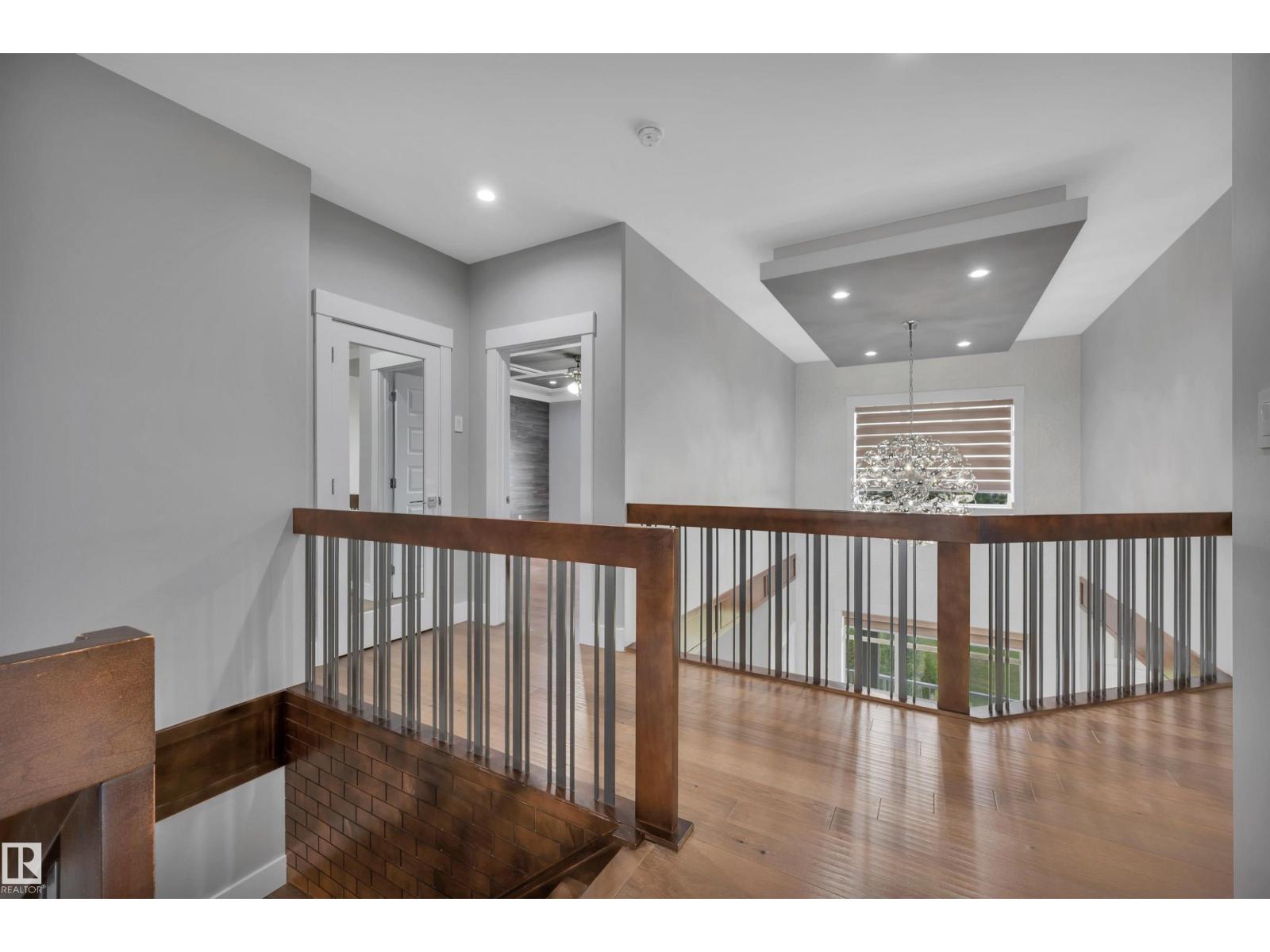 9054 24 AV SW photo 38