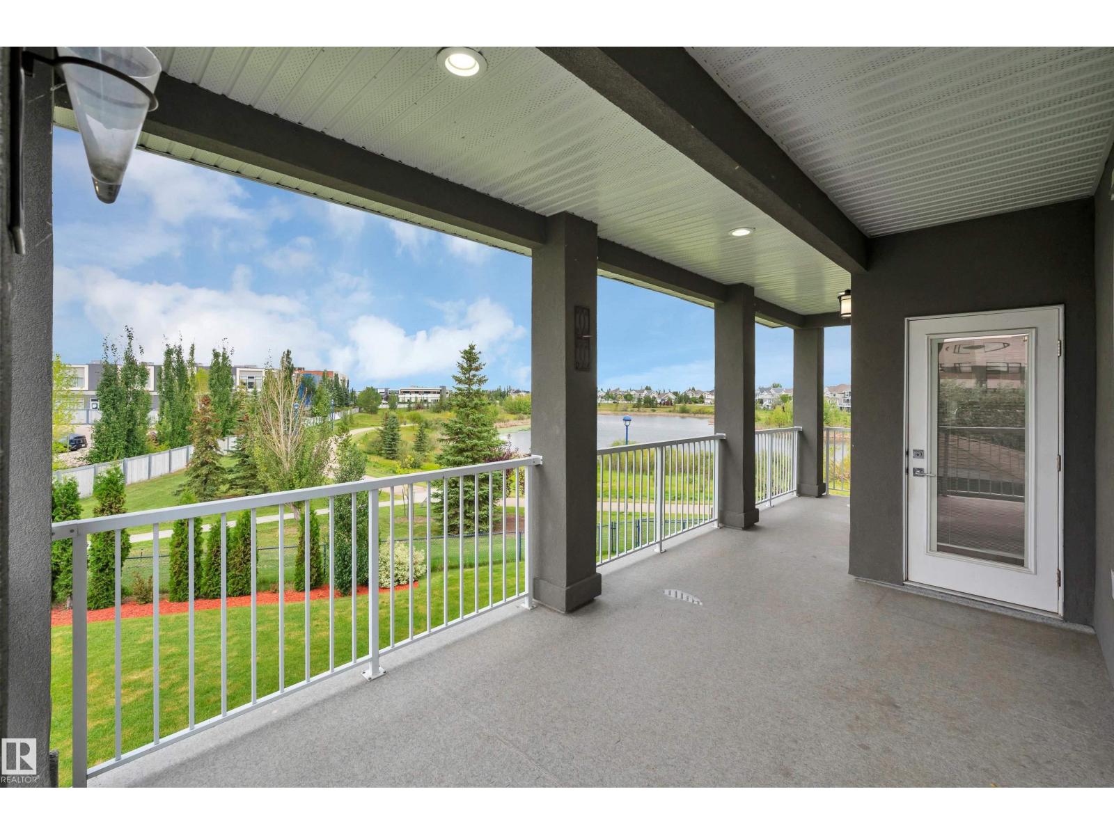 9054 24 AV SW photo 9