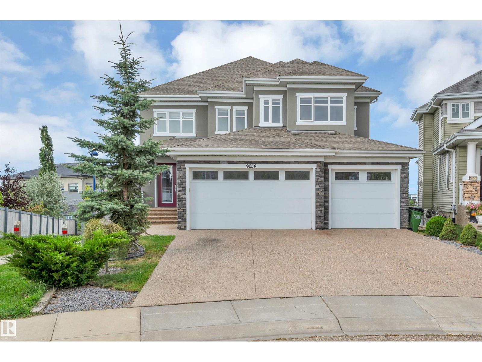 9054 24 AV SW photo 1