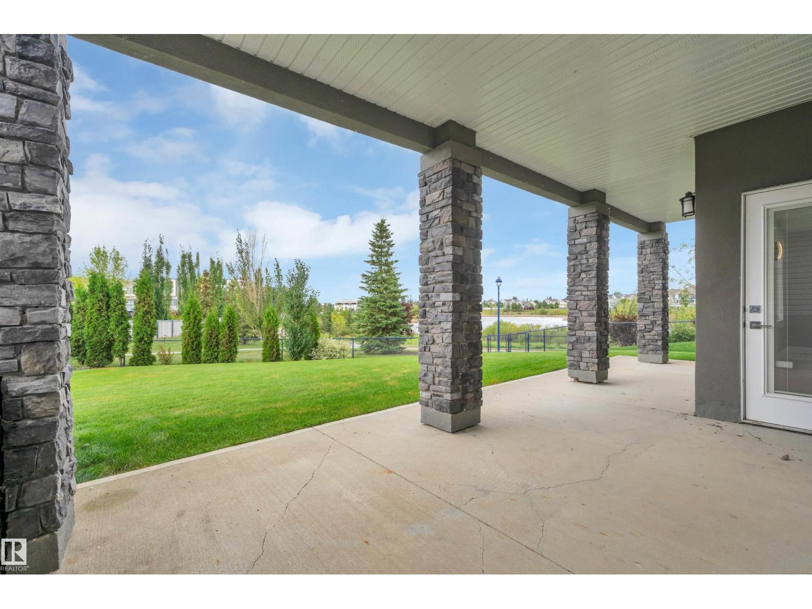 9054 24 AV SW photo 10