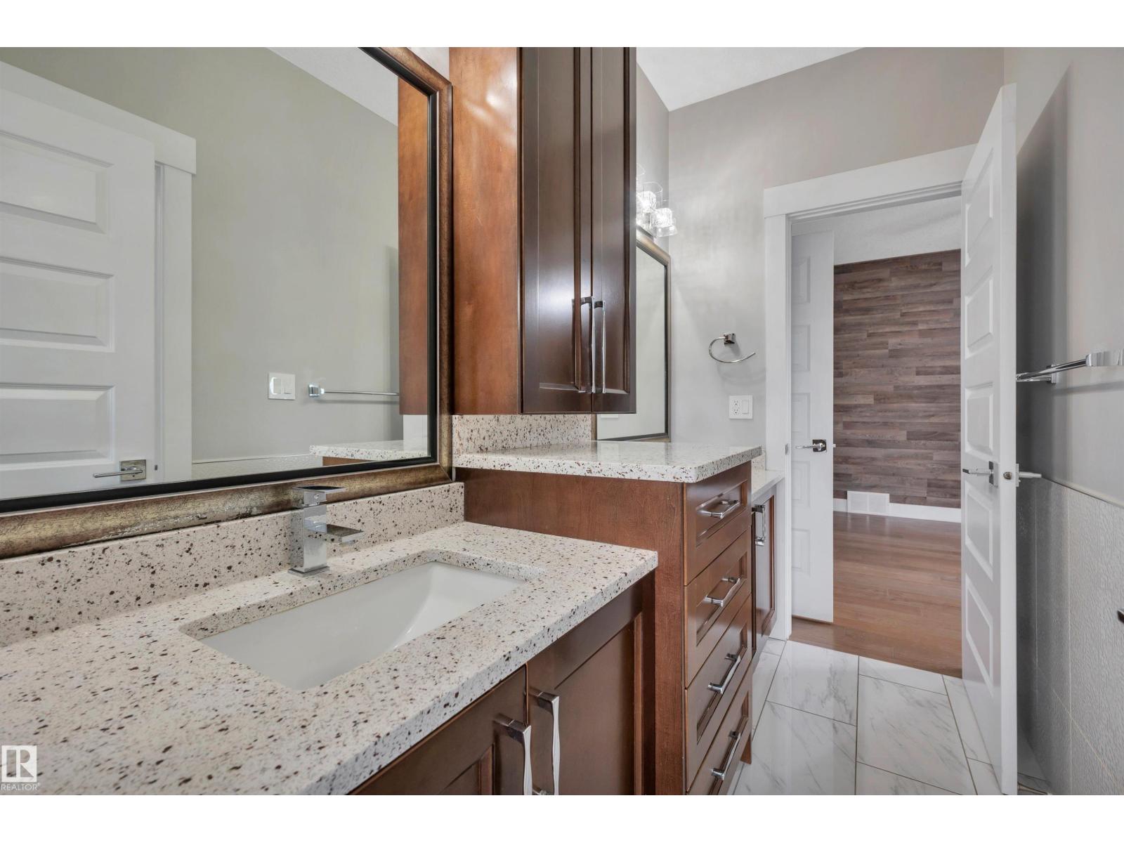 9054 24 AV SW photo 54