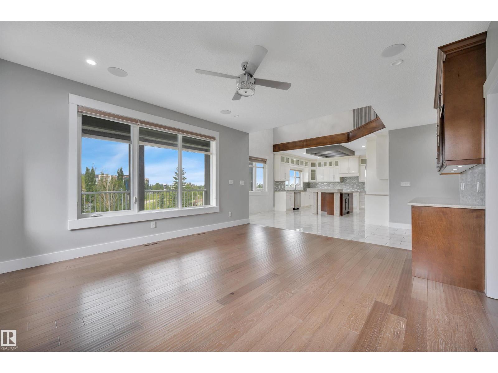 9054 24 AV SW photo 19