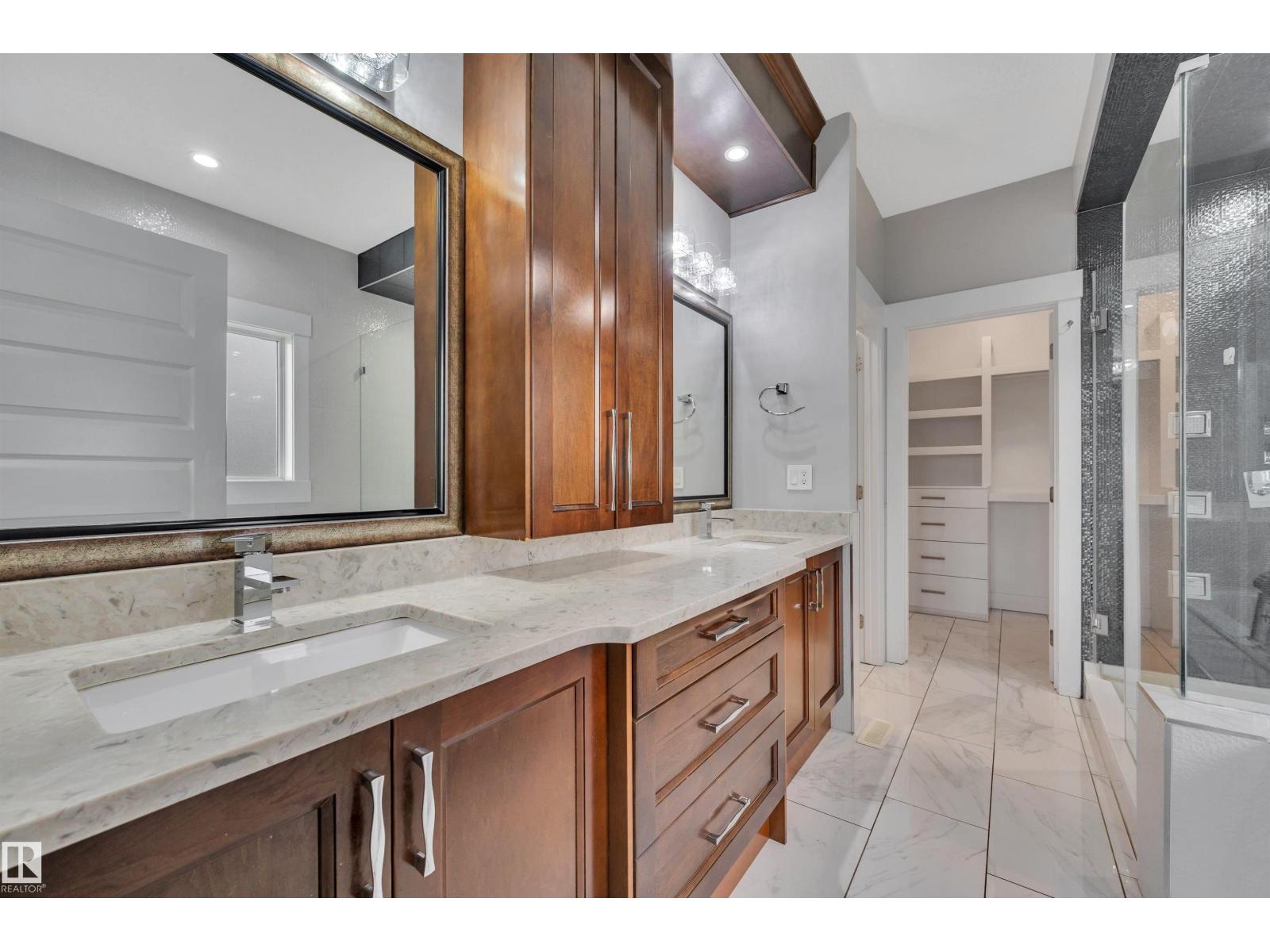 9054 24 AV SW photo 41