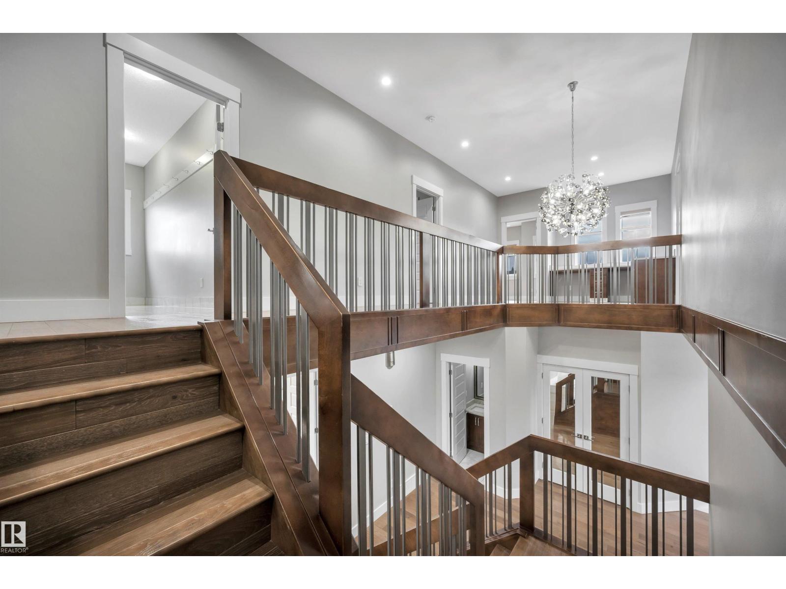 9054 24 AV SW photo 37