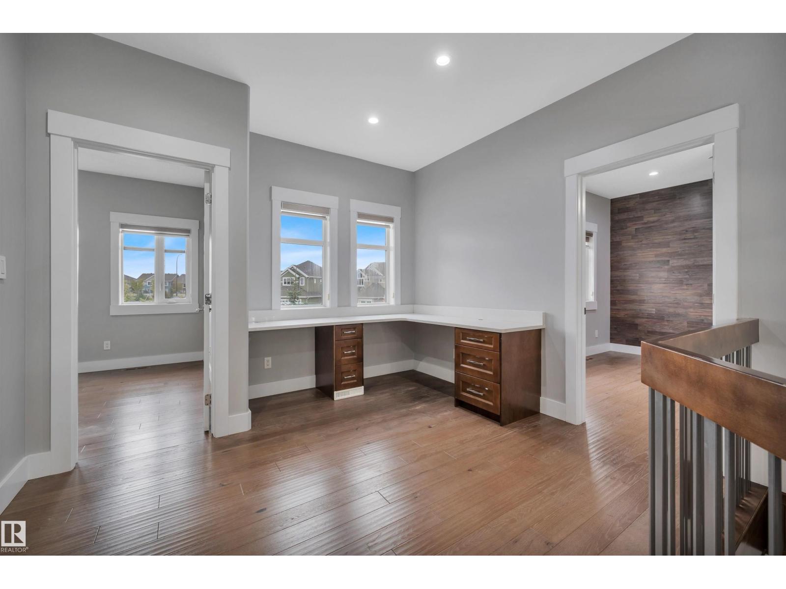 9054 24 AV SW photo 47