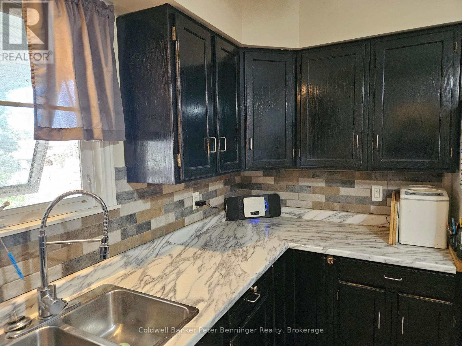 Third picture of 672 21ST AVENUE