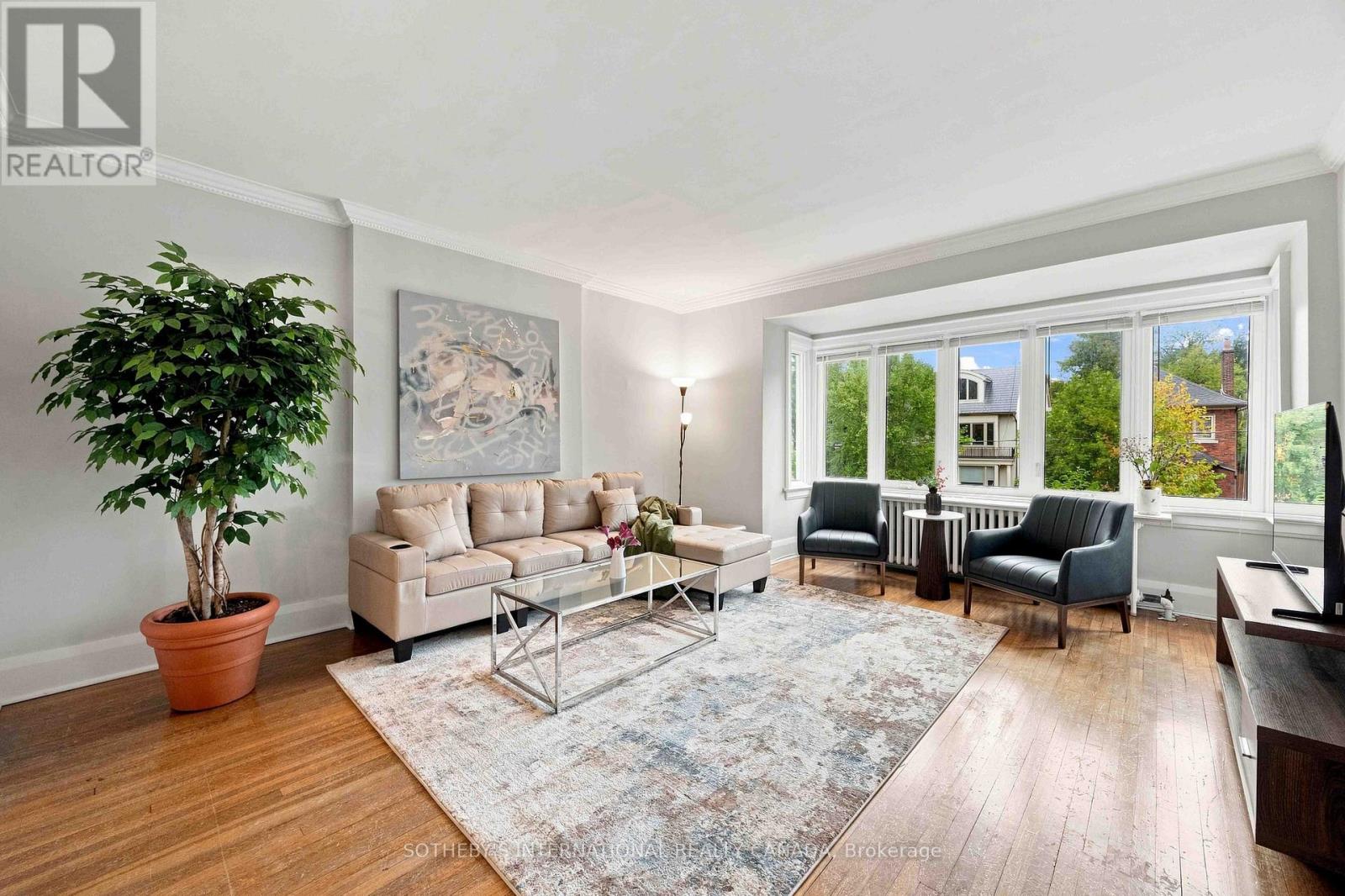 Upper - 14 Kilbarry Road, Toronto, Ontario  M5P 1K5 - Photo 4 - C13777752
