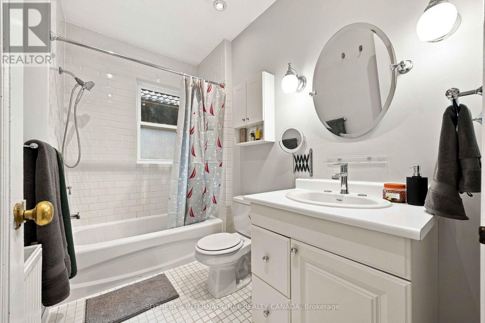 Upper - 14 Kilbarry Road, Toronto, Ontario  M5P 1K5 - Photo 12 - C13777752