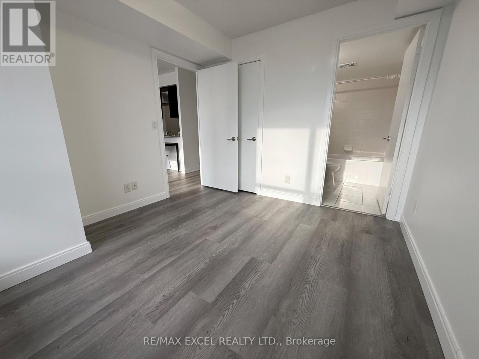 1806 - 151 Village Green Square, Toronto, Ontario  M1S 0K5 - Photo 8 - E13807020