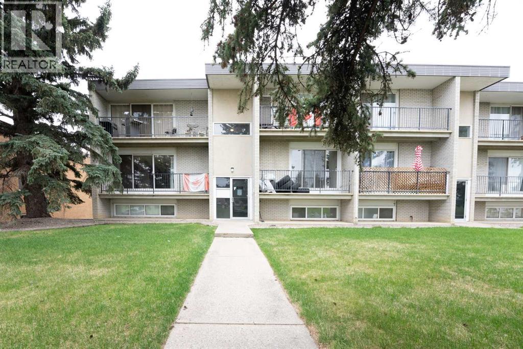 3, 218 Mayor Magrath Drive N, Lethbridge, Alberta  T1H 3P8 - Photo 1 - A2346322