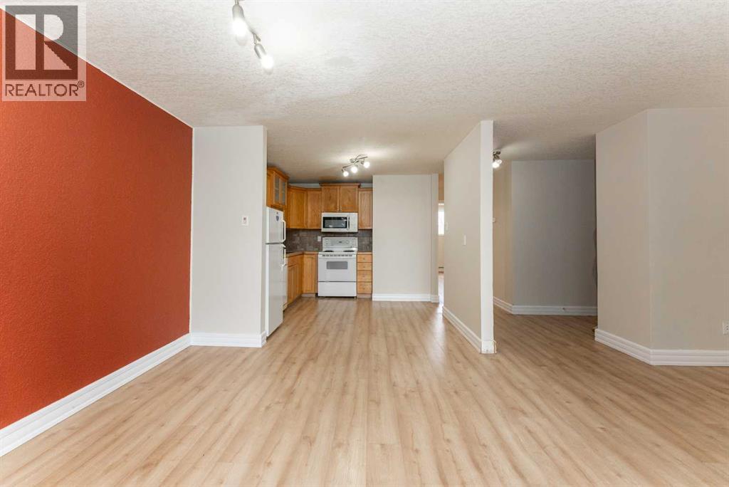 3, 218 Mayor Magrath Drive N, Lethbridge, Alberta  T1H 3P8 - Photo 11 - A2346322