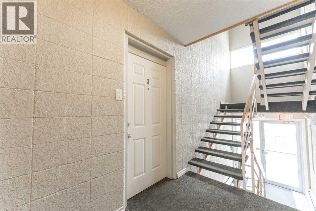 3, 218 Mayor Magrath Drive N, Lethbridge, Alberta  T1H 3P8 - Photo 5 - A2346322