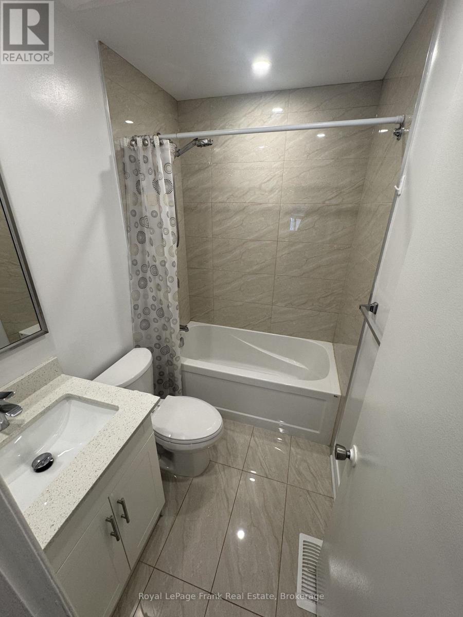 20 Gladys Road, Toronto, Ontario  M1C 1C6 - Photo 10 - E13810268