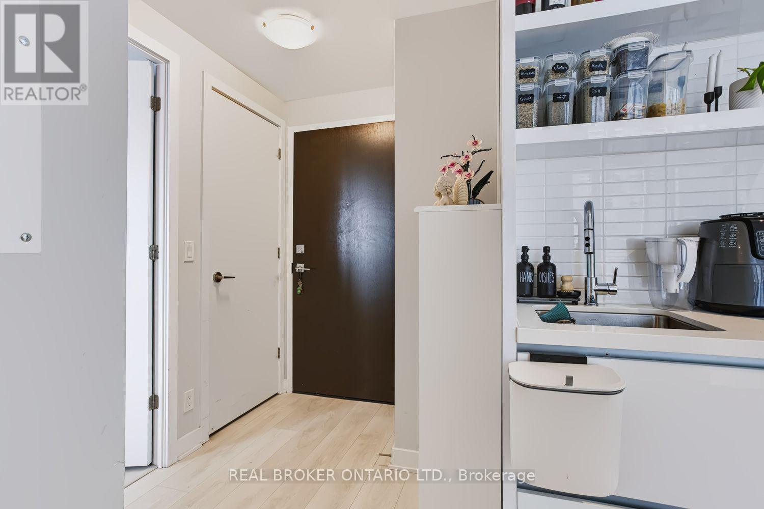 4207 - 2221 Yonge Street, Toronto, Ontario  M4S 2B4 - Photo 8 - C13810104