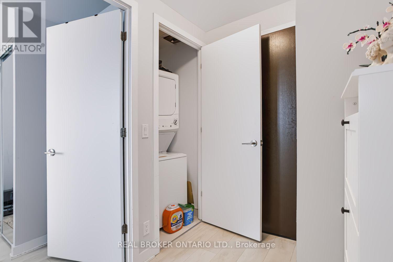 4207 - 2221 Yonge Street, Toronto, Ontario  M4S 2B4 - Photo 9 - C13810104
