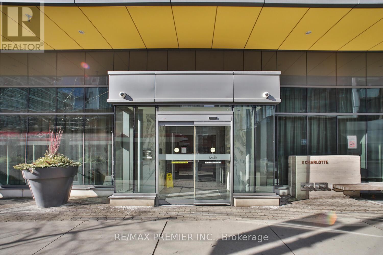 1606 - 8 Charlotte Street, Toronto, Ontario  M5V 0K4 - Photo 3 - C13810228