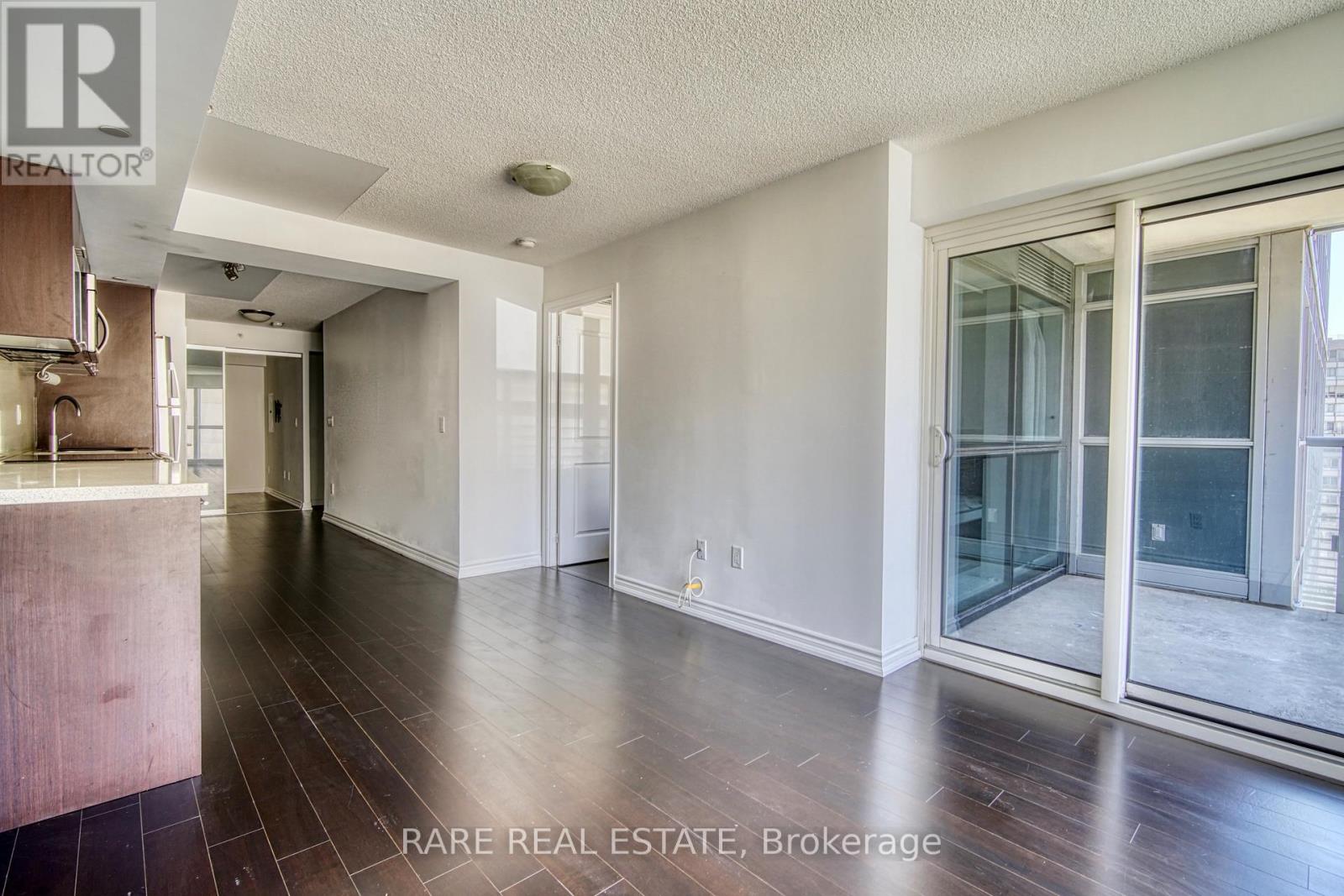 1024 - 386 Yonge Street, Toronto, Ontario  M6B 0A5 - Photo 10 - C13810252