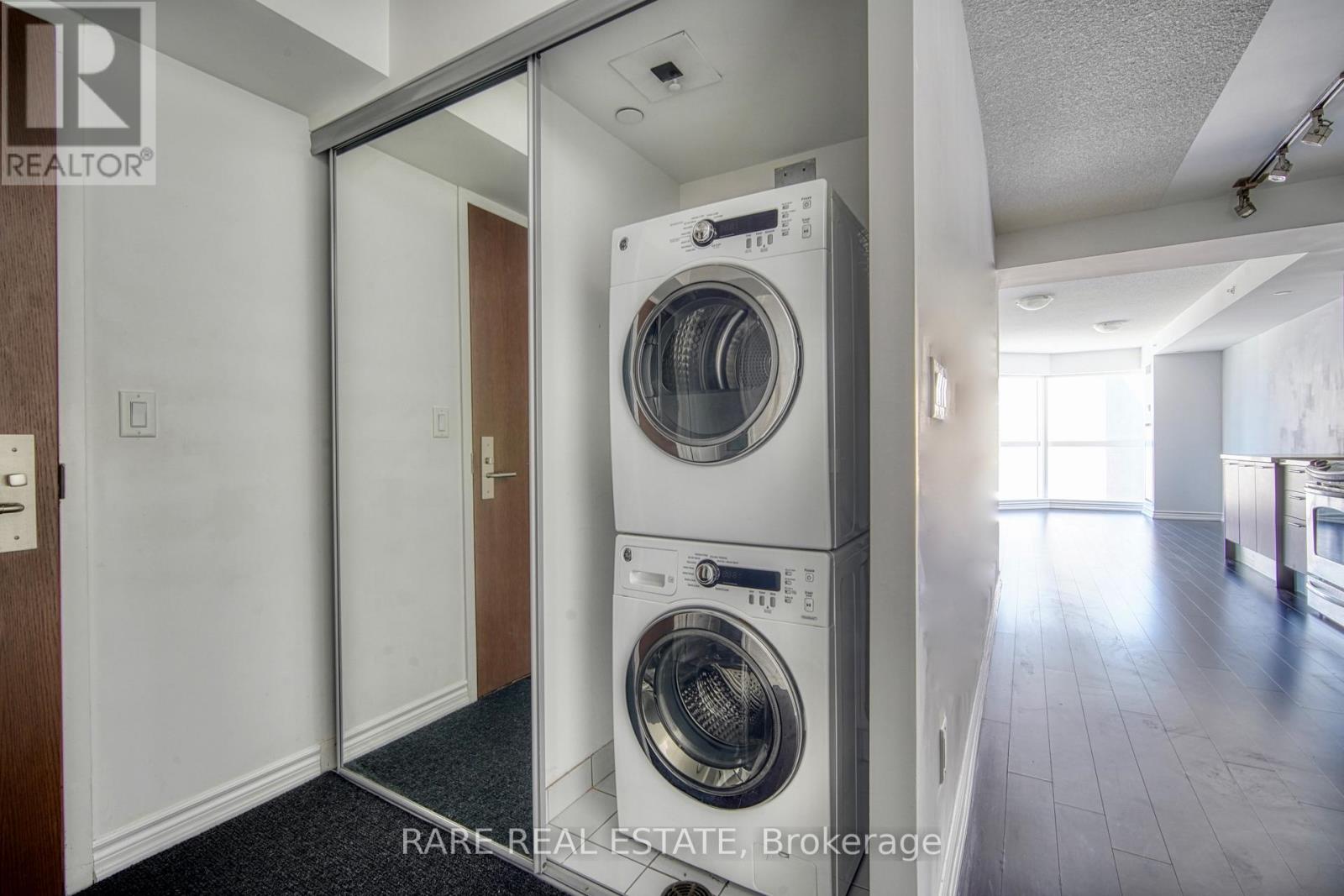 1024 - 386 Yonge Street, Toronto, Ontario  M6B 0A5 - Photo 15 - C13810252