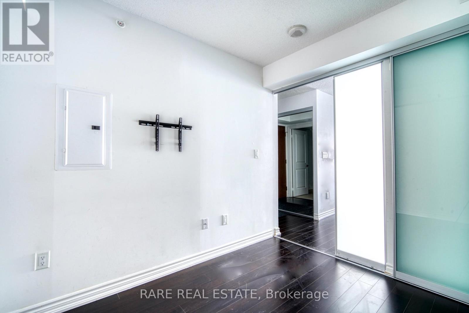 1024 - 386 Yonge Street, Toronto, Ontario  M6B 0A5 - Photo 5 - C13810252