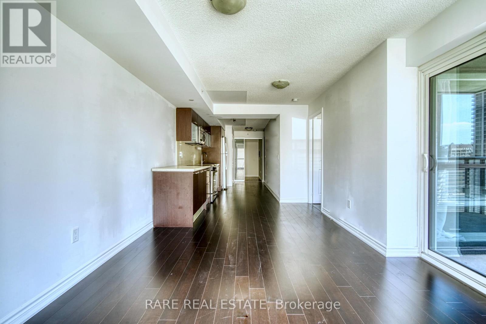 1024 - 386 Yonge Street, Toronto, Ontario  M6B 0A5 - Photo 8 - C13810252