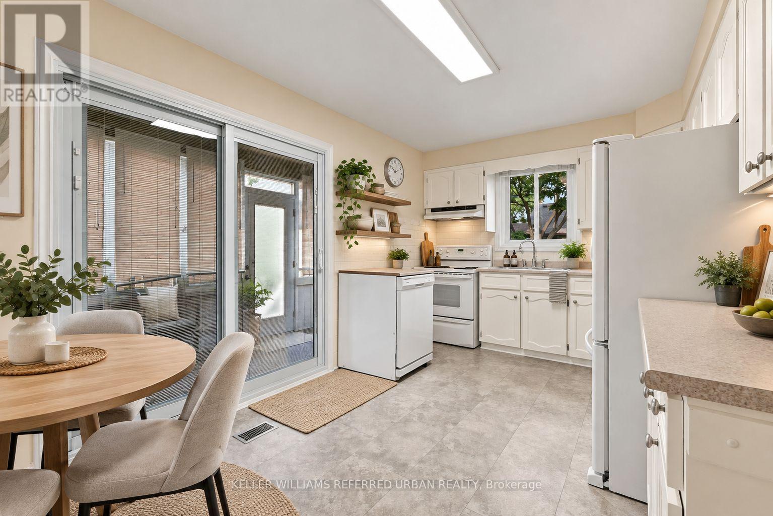 146 Montrose Avenue, Toronto, Ontario  M6J 2T7 - Photo 10 - C13810332