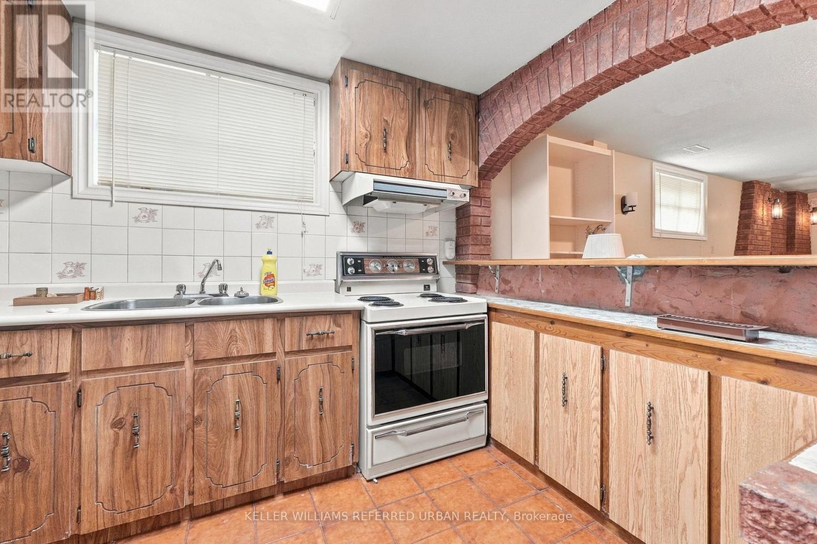 146 Montrose Avenue, Toronto, Ontario  M6J 2T7 - Photo 27 - C13810332
