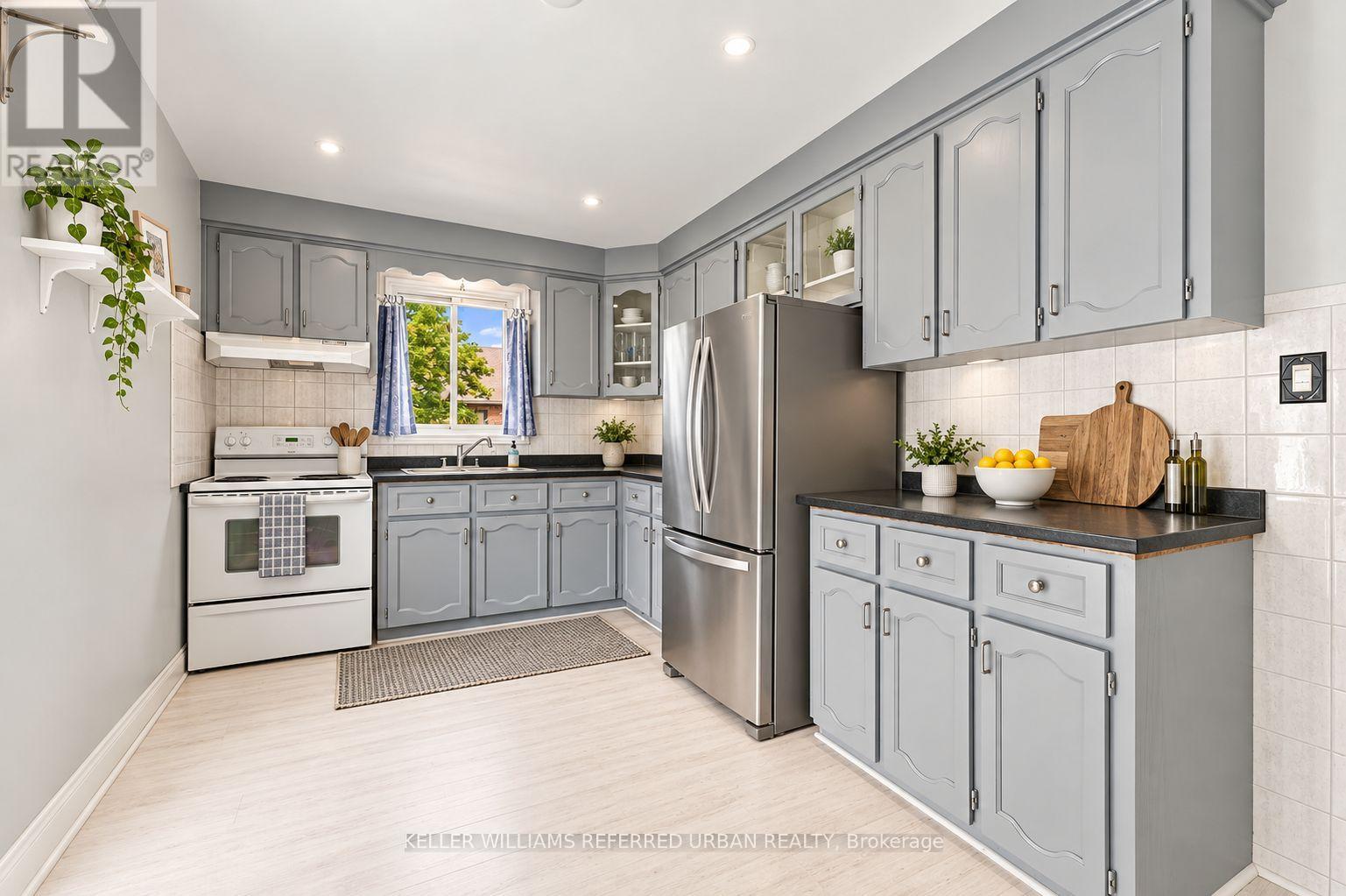146 Montrose Avenue, Toronto, Ontario  M6J 2T7 - Photo 30 - C13810332