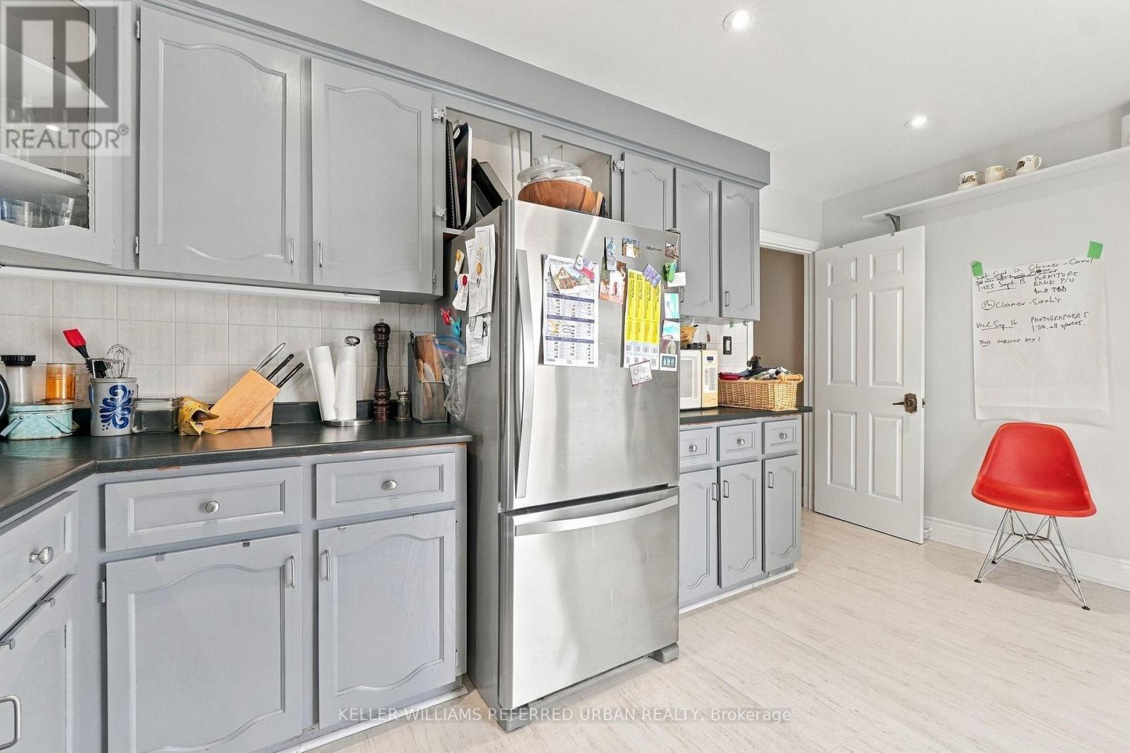 146 Montrose Avenue, Toronto, Ontario  M6J 2T7 - Photo 33 - C13810332