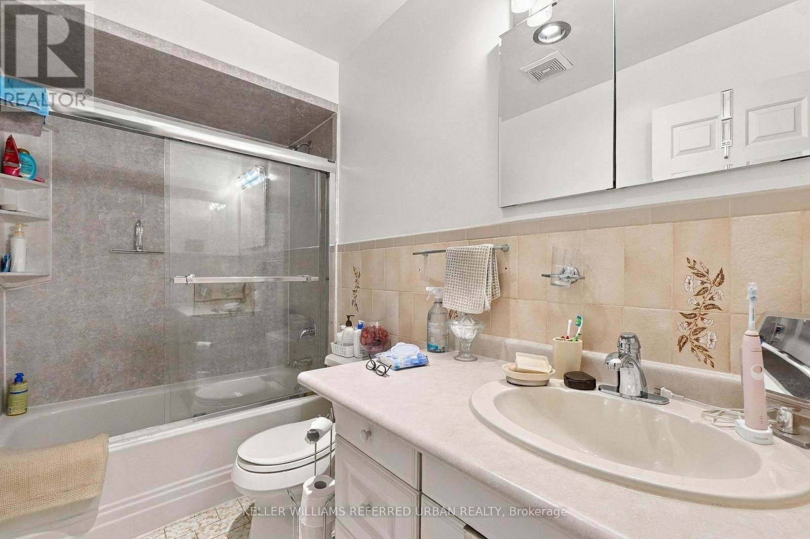 146 Montrose Avenue, Toronto, Ontario  M6J 2T7 - Photo 38 - C13810332
