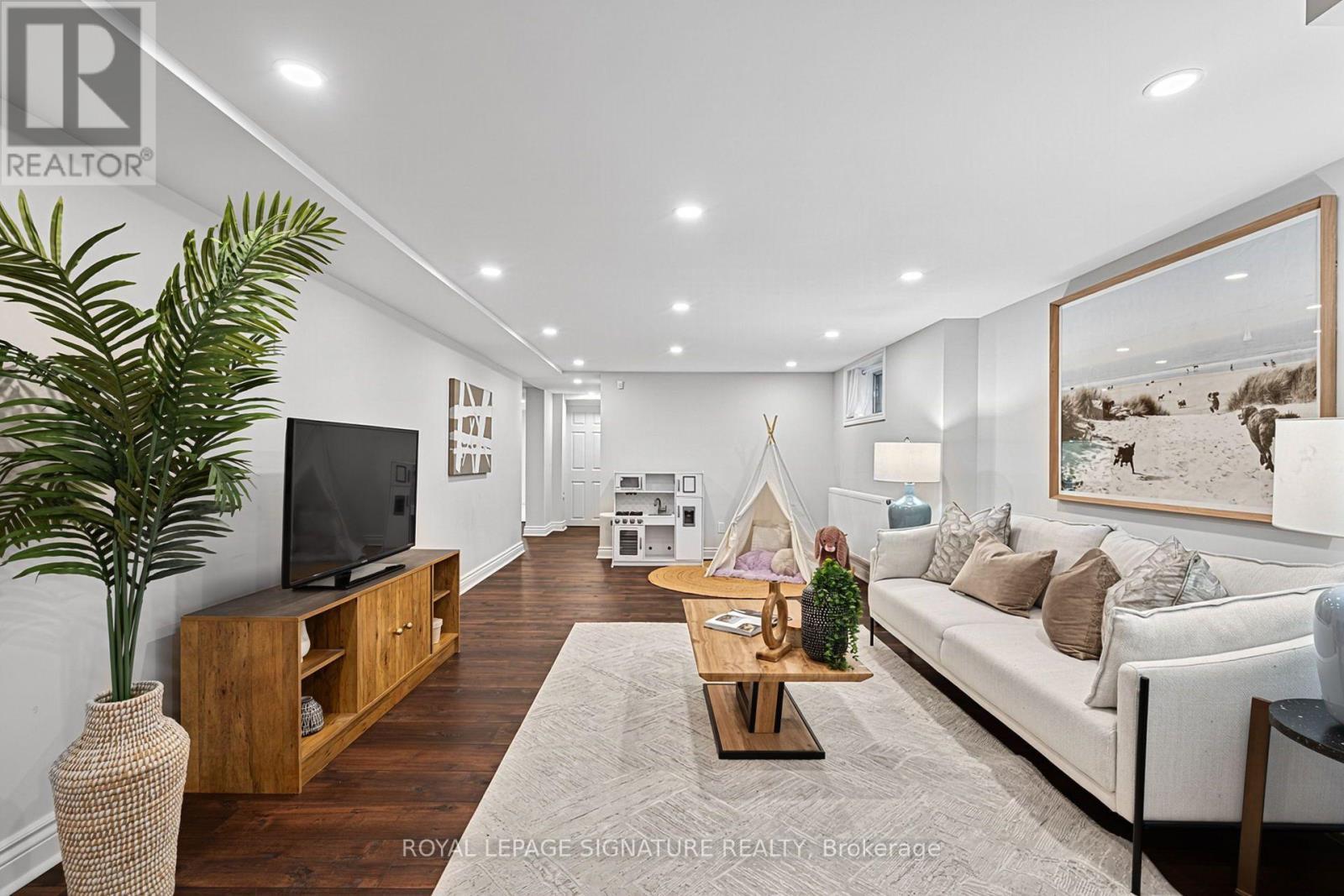 96 Ava Road, Toronto, Ontario  M6C 1W1 - Photo 38 - C13810344