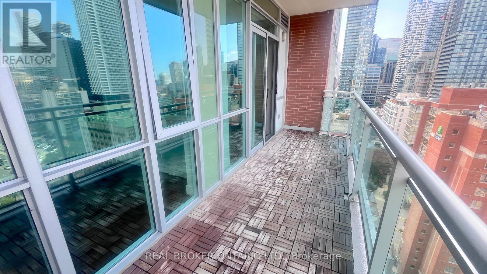 1702 - 112 George Street, Toronto, Ontario  M5A 2M5 - Photo 15 - C13810356