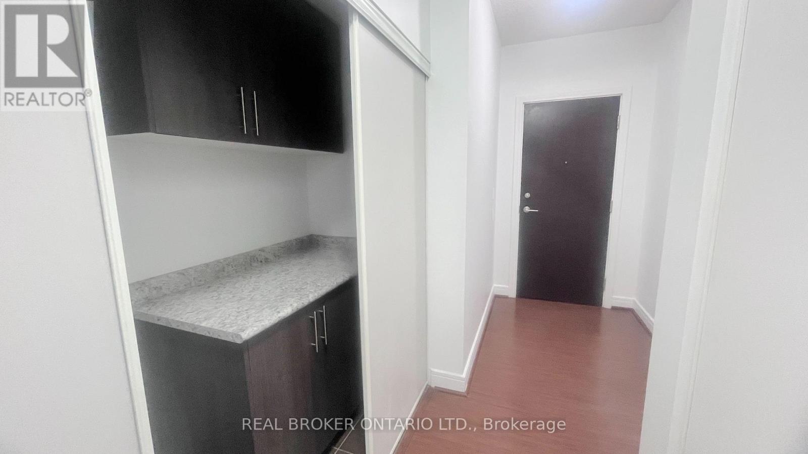1702 - 112 George Street, Toronto, Ontario  M5A 2M5 - Photo 6 - C13810356